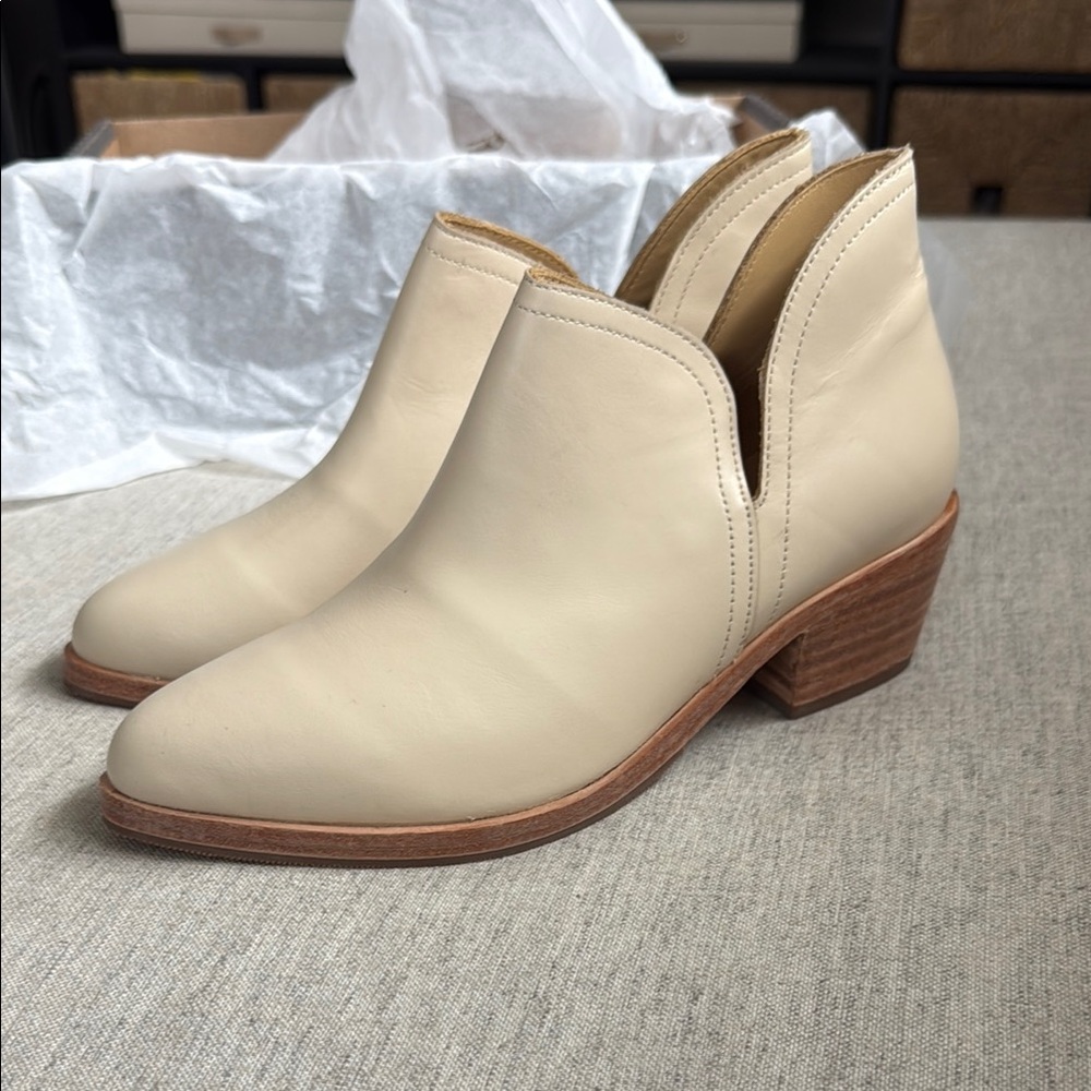 New! Nisolo Cream Ankle Booties Minimalist Design comfortable - Picture 4 of 8